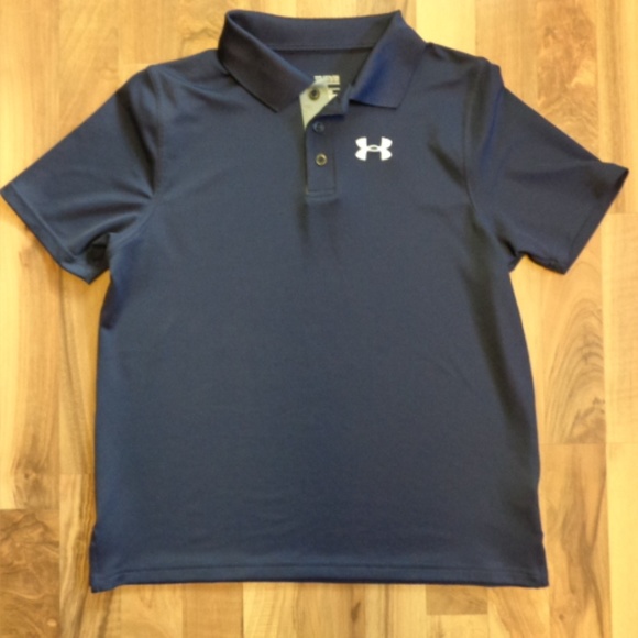 dark blue under armour shirt